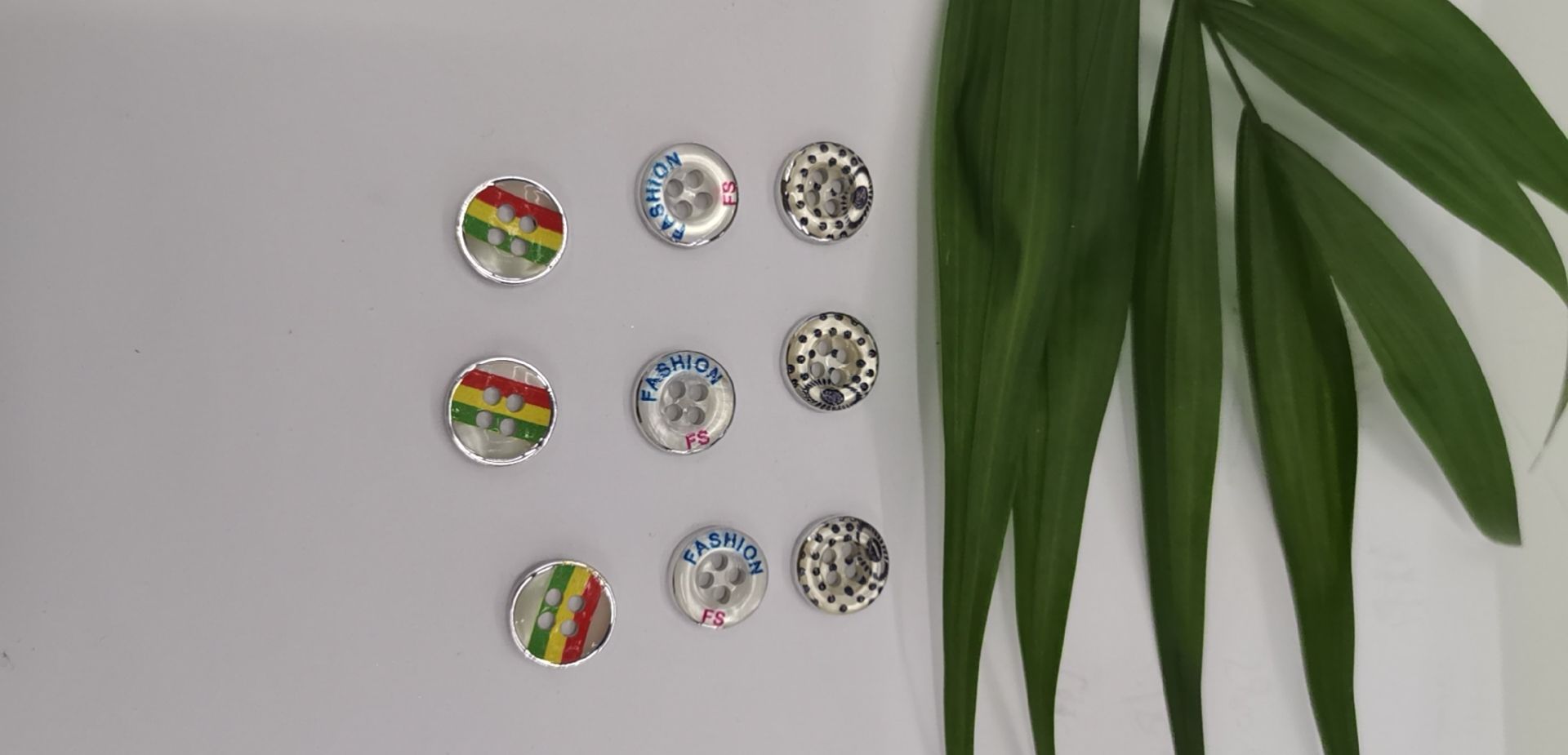 UV 3D buttons production wholesale high-grade four - eye resin buttons shirt cardigan buttons