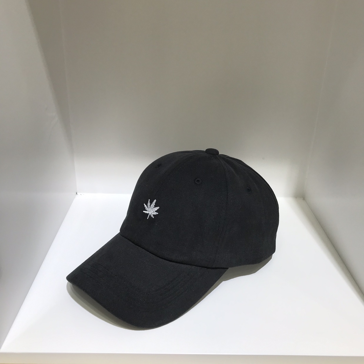 Leaf Baseball Cap Duck Cap Item Picture
