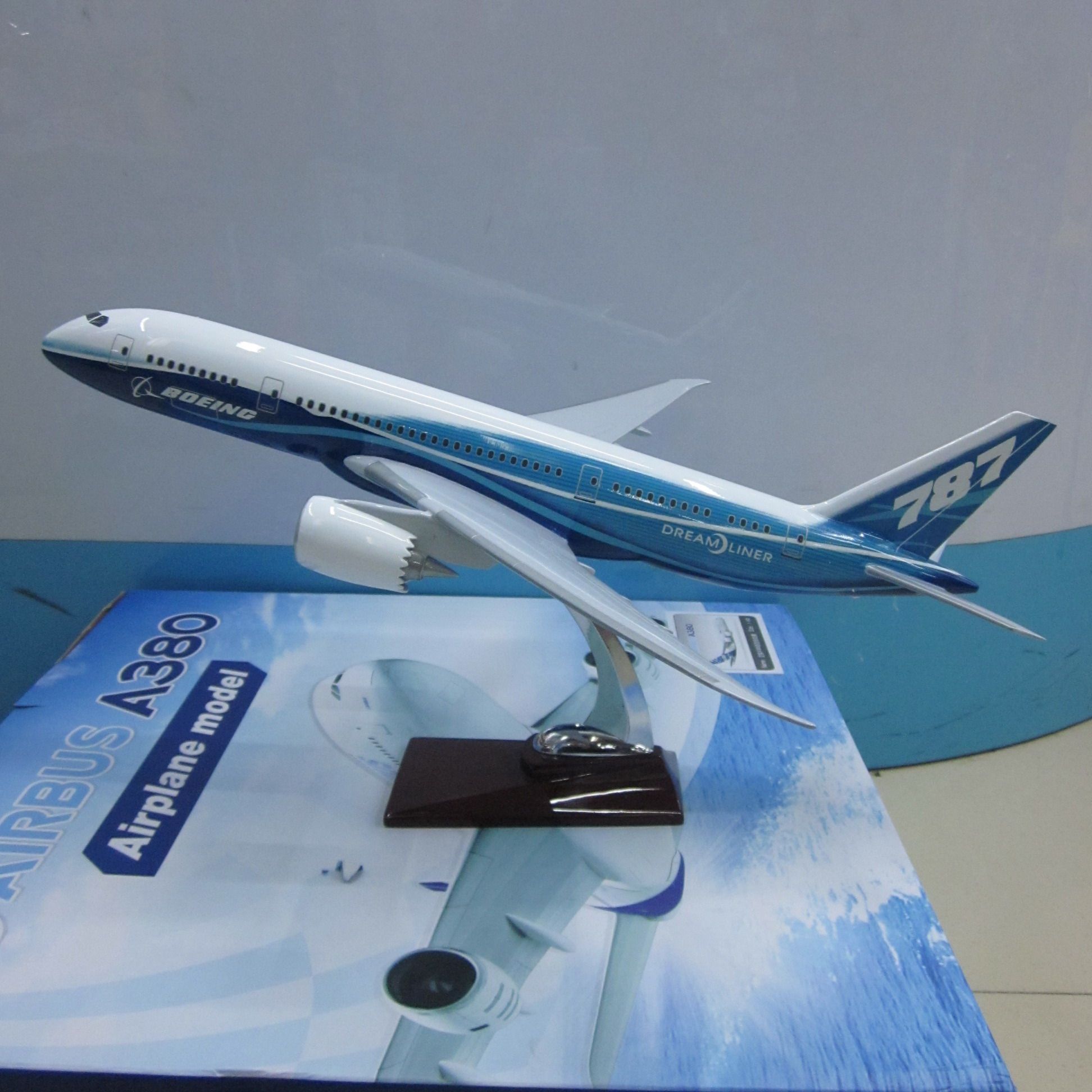 飞机模型（B787原型机）仿真飞机模型 合成树脂飞机模型