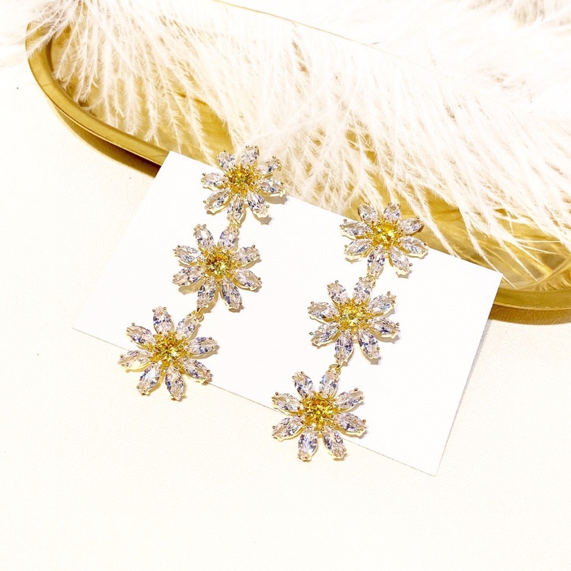 Bright yellow Daisy Baroque earrings long exquisite Korean temperament Heavy industry crystal flower tassel silver needle earrings 2580 bar code price 120 thumbnail