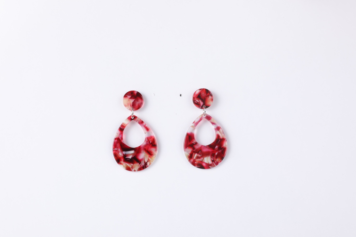 Korean waterdrop-cut board resin retro shell jewelry earrings stud earrings Hong Kong-style hollowed-out Billon -50 Application Scenario