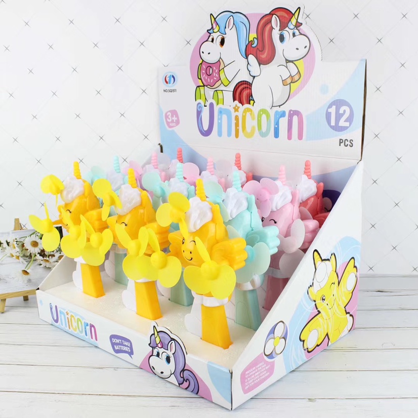 The three-head unicorn hand-pressed mini fan is selling well at the street stall