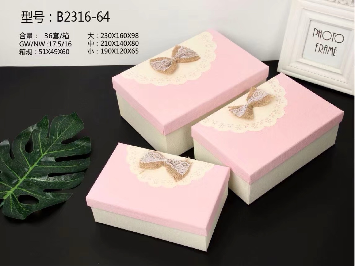 New pink girl baby full moon with hand packaging gift box candy gift box