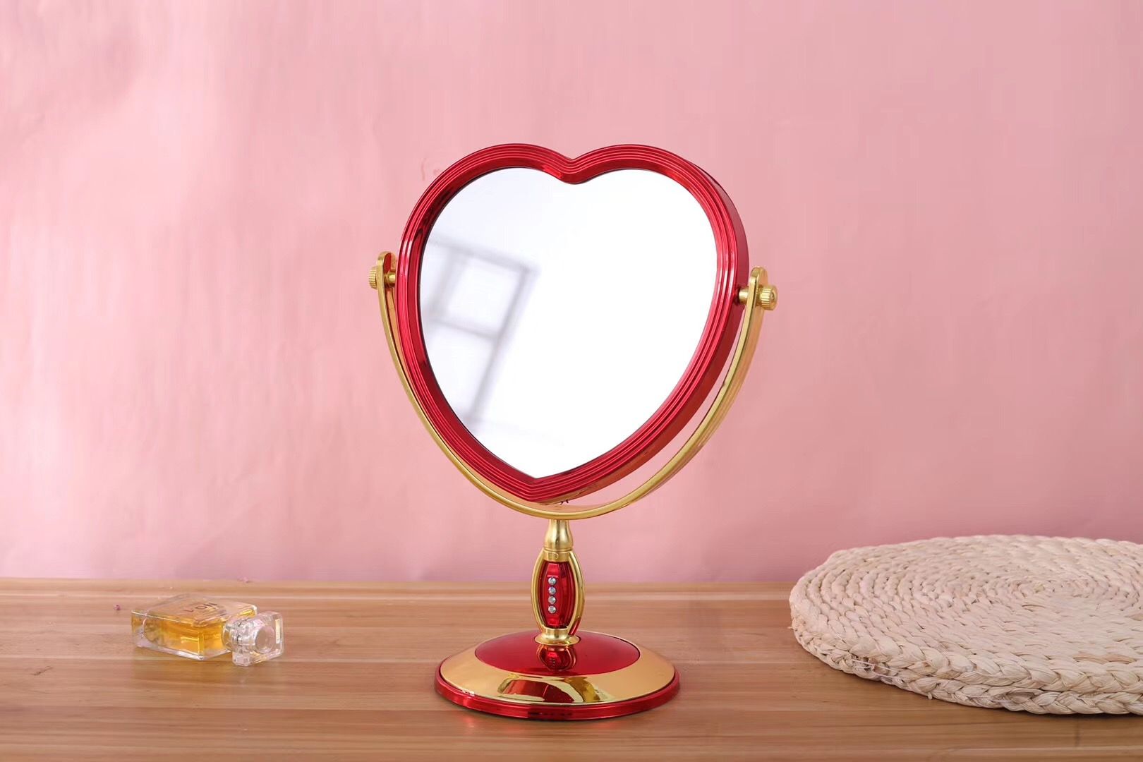 Makeup mirror table type women's net red beauty makeup touch up light small mirror desktop portable detachable dressing mirror heart thumbnail