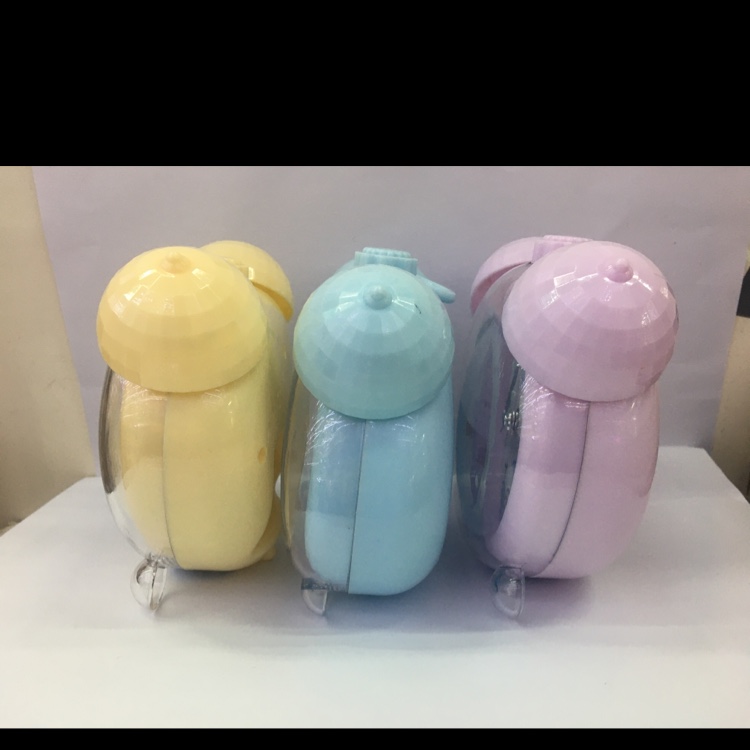 Students use a plastic bedside luminous small alarm clock, a creative, simple and retro alarm clock, and a decorative alarm clock that imitates ringing Application Scenario