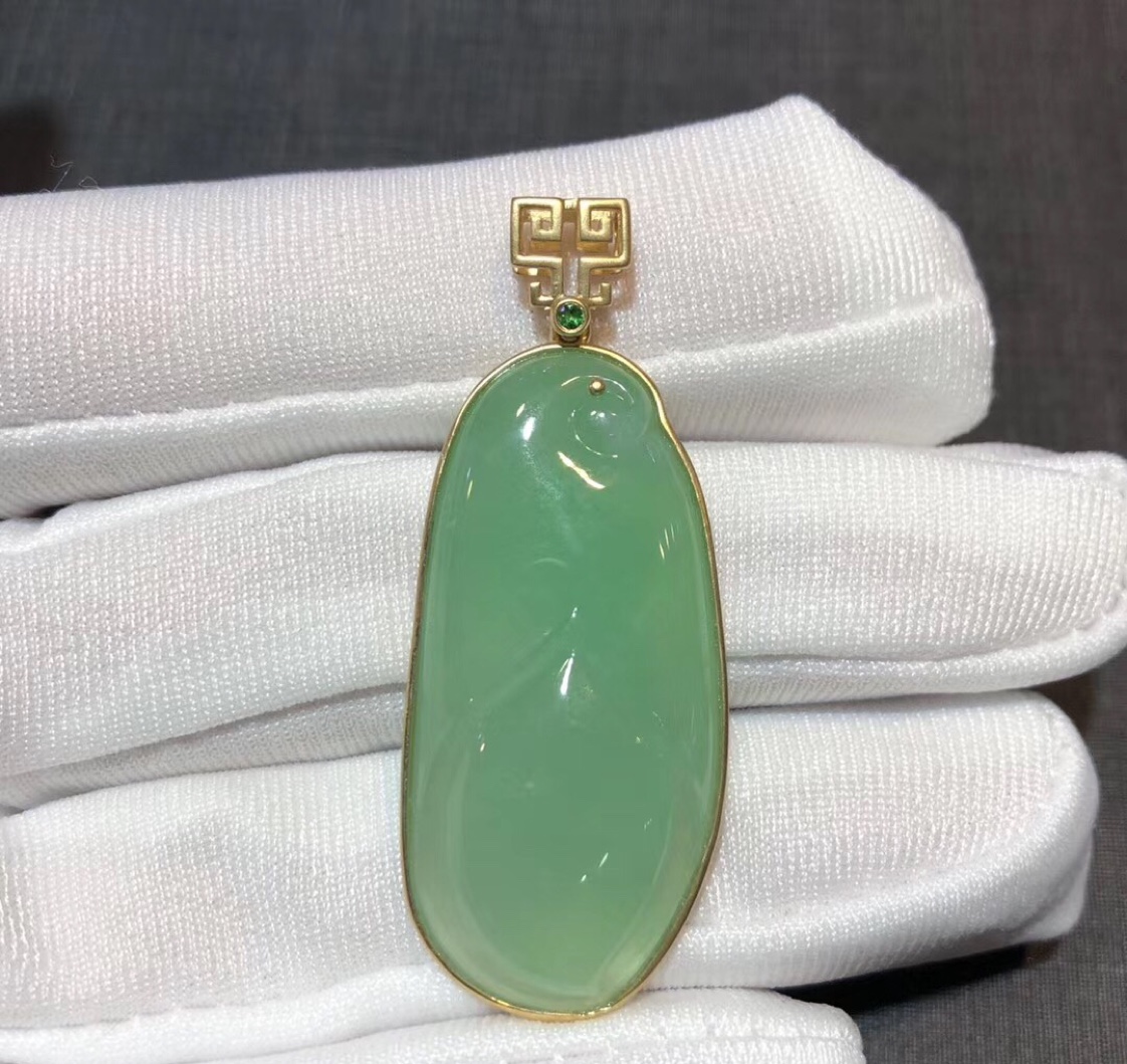 18k gold jade pendant 12