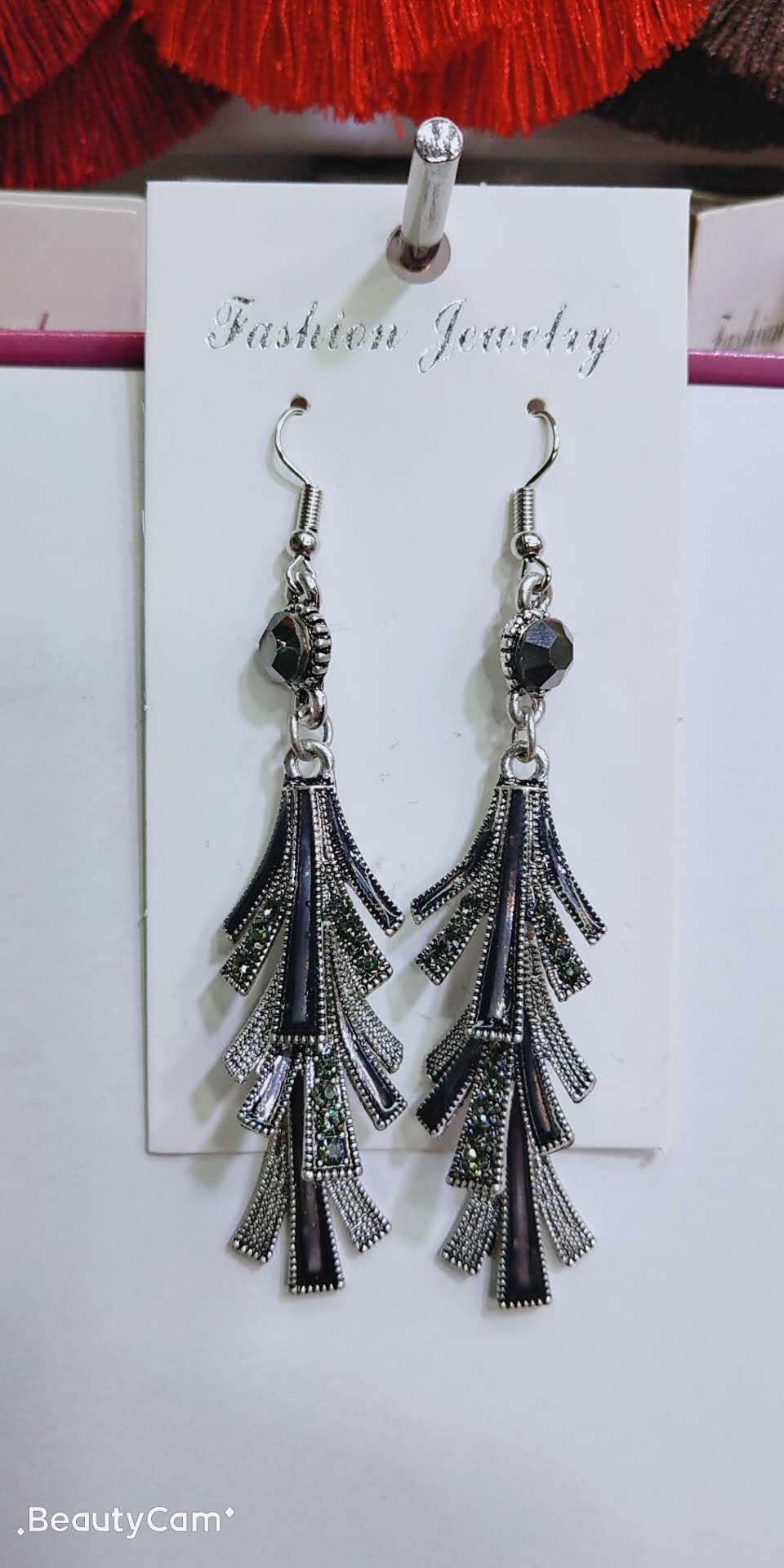 Fashionable, versatile, simple and elegant style, 66 Mia earrings, elegant and new Application Scenario