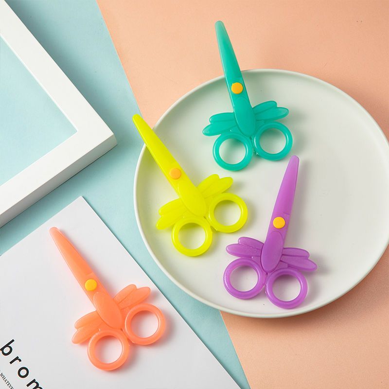 塑料剪刀  儿童剪刀 紫荆花学生剪刀  不伤手A01T学生剪刀产品图
