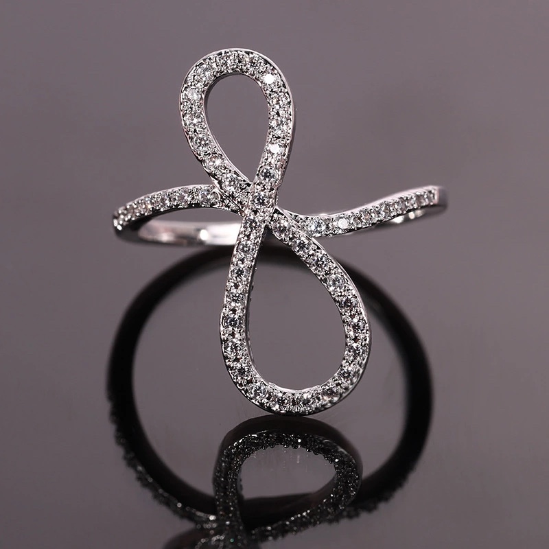Stylish 8-figure ring