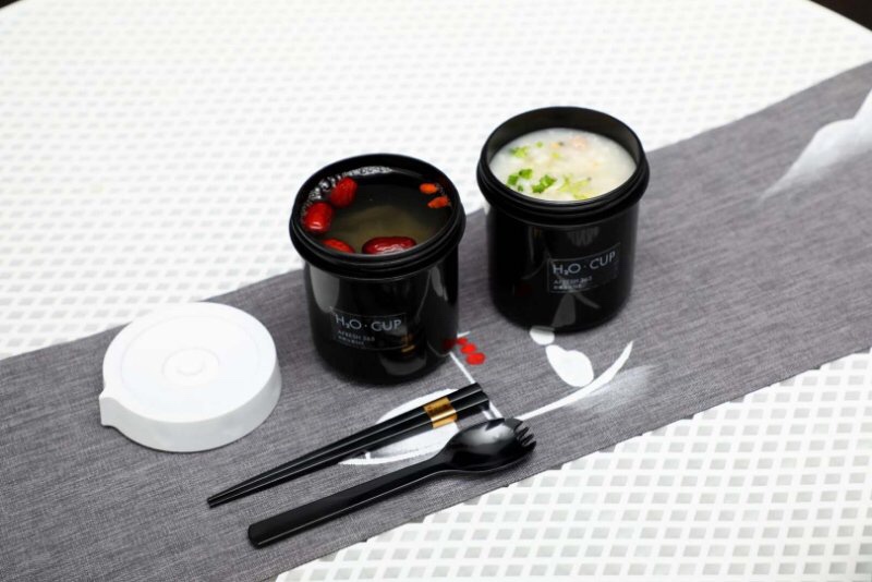 Soup bowls are often made of soup cups