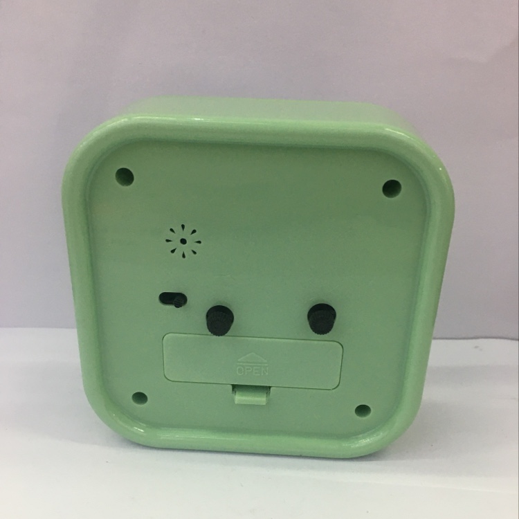 Factory direct sales of cartoon animal picture clocks, children's bedside small alarm clocks, square Specification image