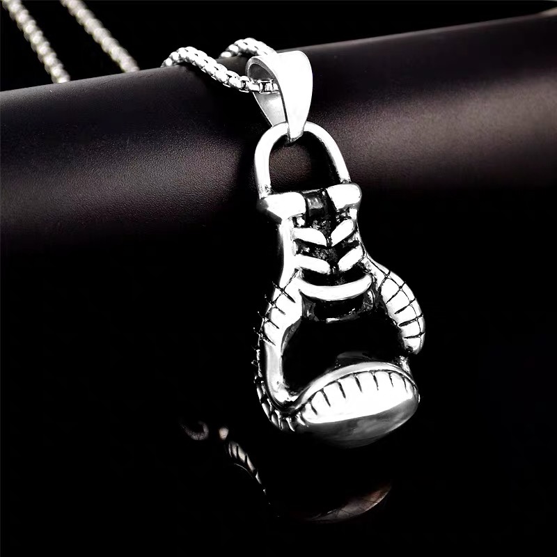 钛钢男拳套刻字健身拳击手套项链吊坠情侣配饰品欧美时尚复古拳击手套