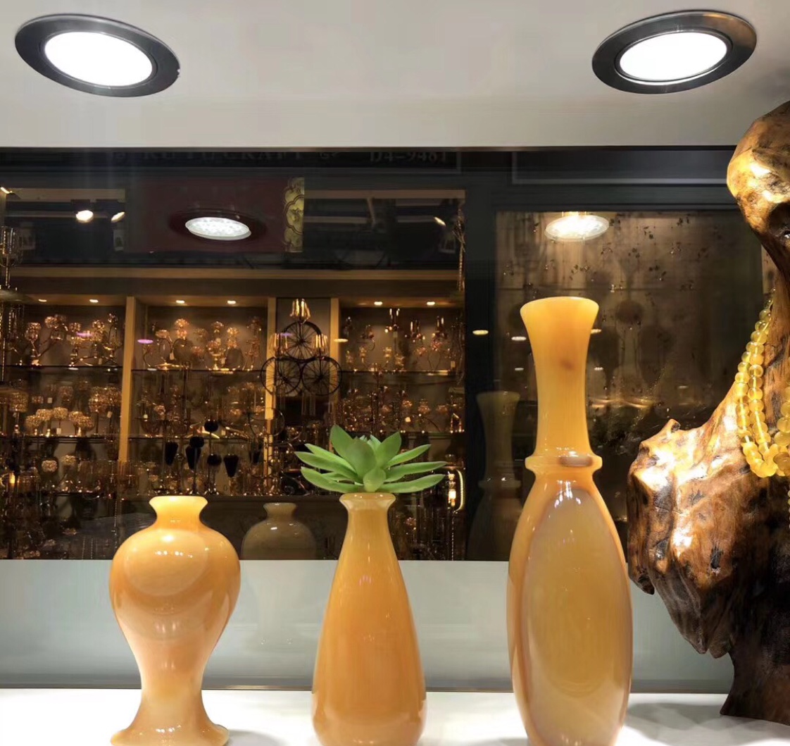 Natural jade Vase Art Display piece 02