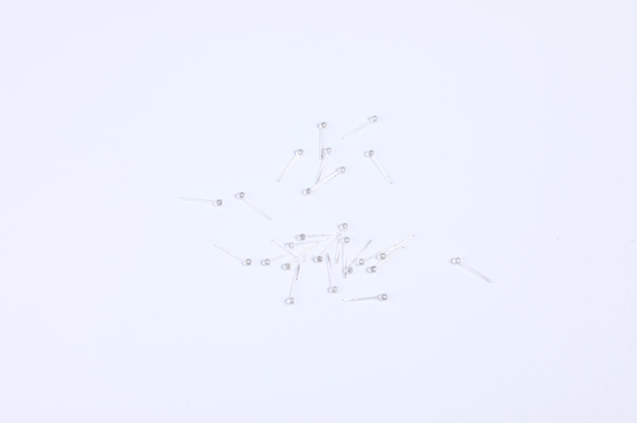 Ear stud for ear care and anti-allergy, matchstick ear rod, plastic ear stud, round head, Doudou Bilong -57 Application Scenario