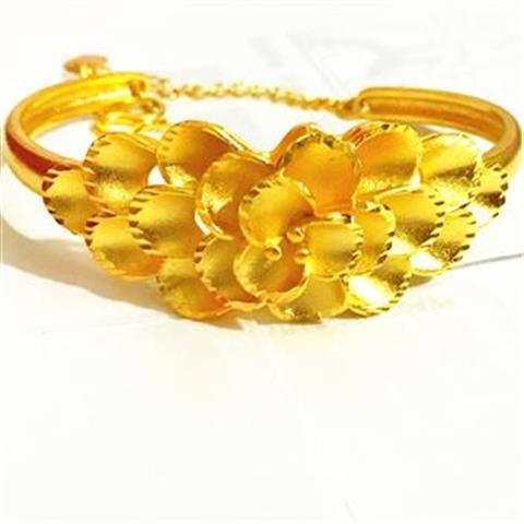 New Vietnamese Nansha gold bracelet for women with adjustable opening size, wedding gold jewelry, thick gold sandblasted large flower bracelet Application Scenario