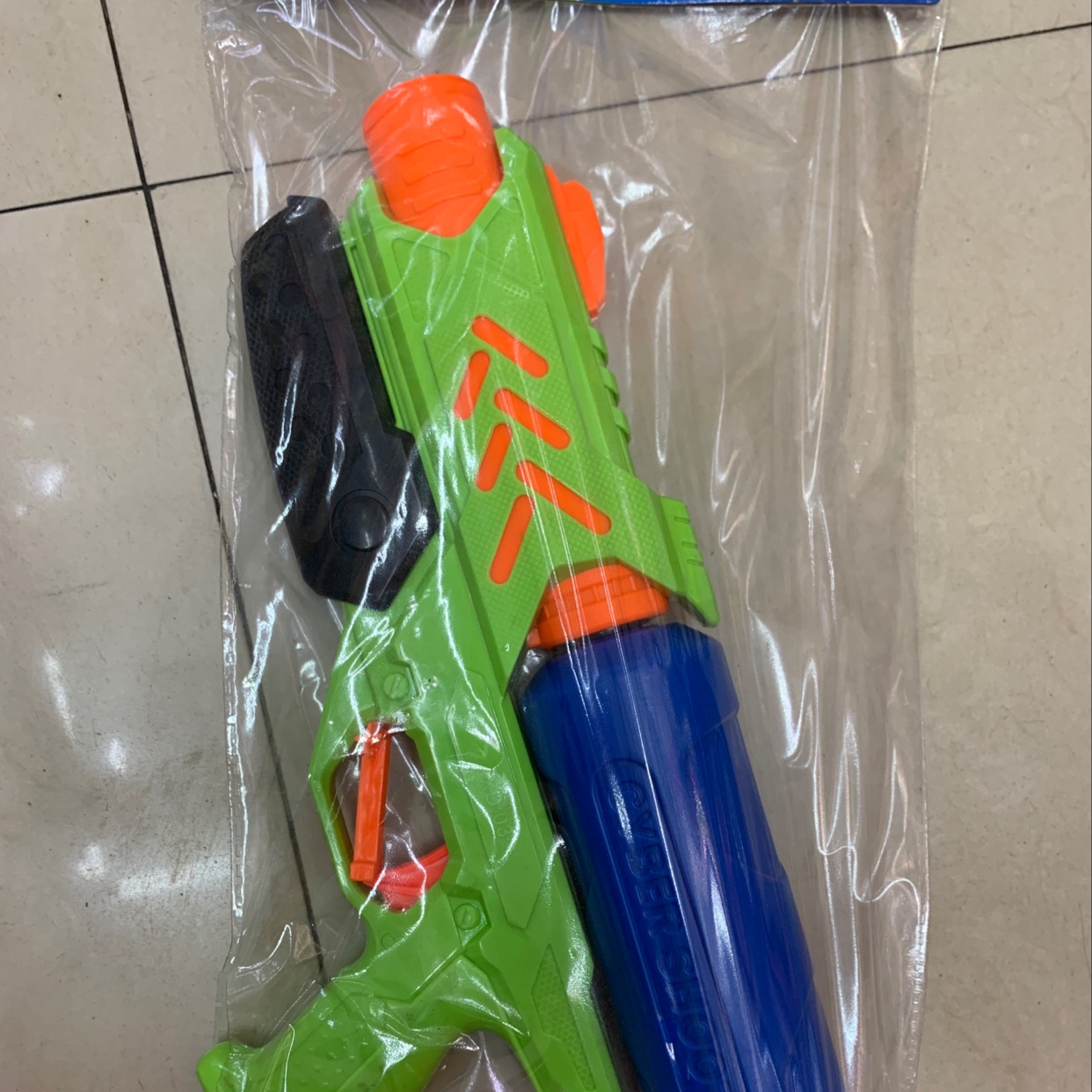 Red green arrow squirt gun thumbnail