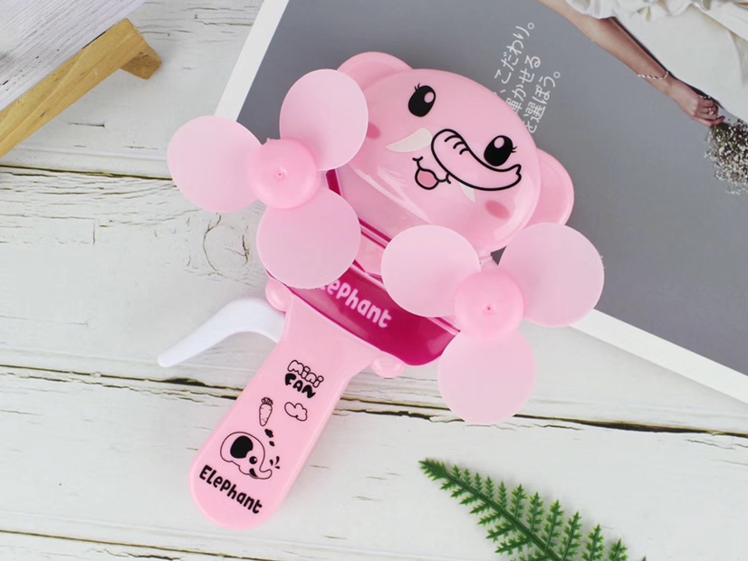 The hot-selling Little Elephant small double-head hand pressure fan and the handheld mini hand pressure small fan are selling well at the street stall undefined