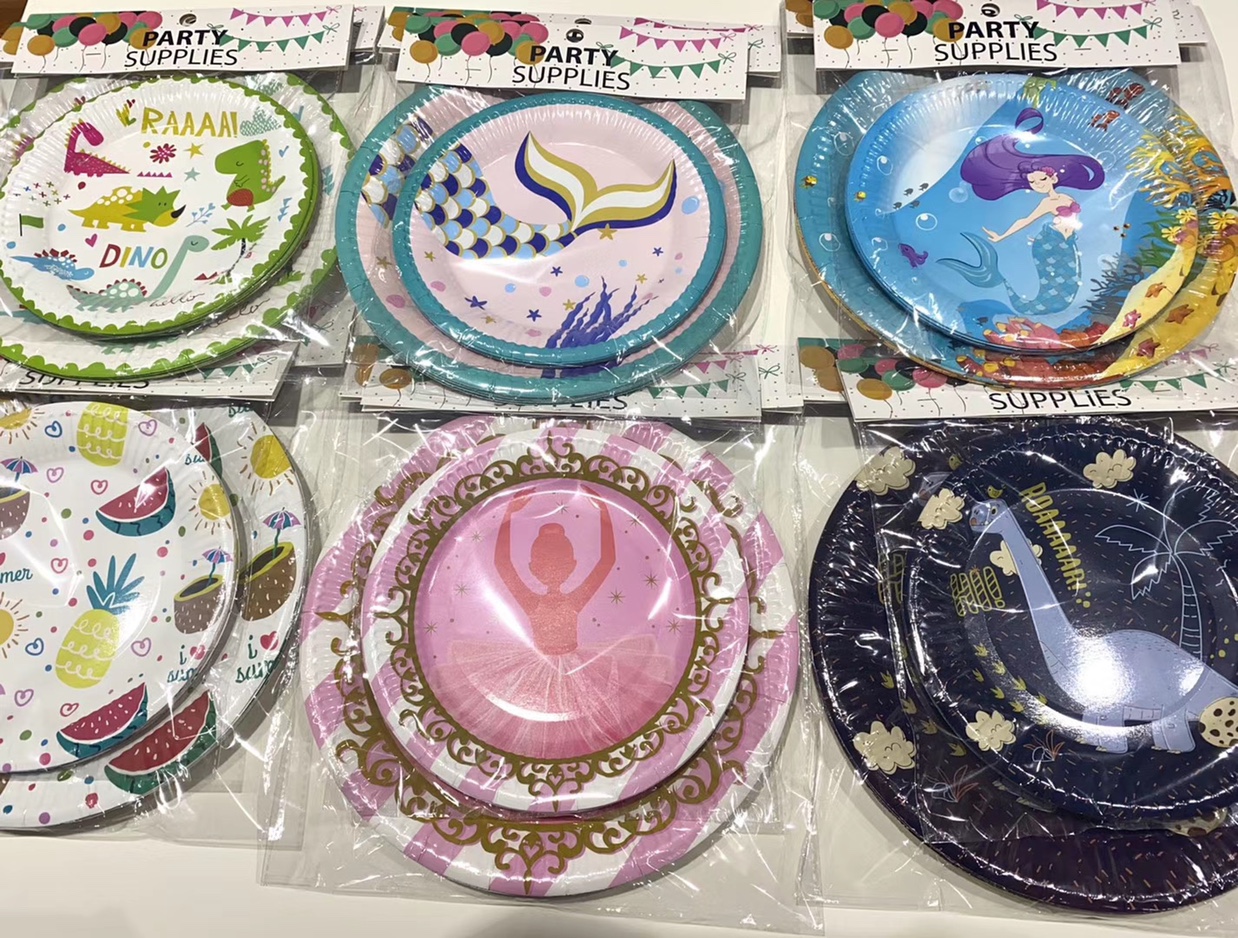 Wholesale of disposable party decoration items such as plate sets