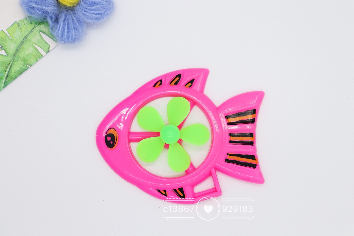 Little Fish Windmill children's plastic toy gift Gacha Party toy Application Scenario