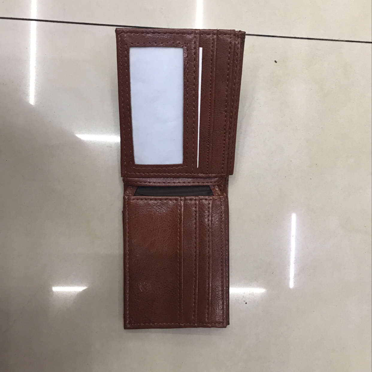 欧美经典款式男钱包小版产品图