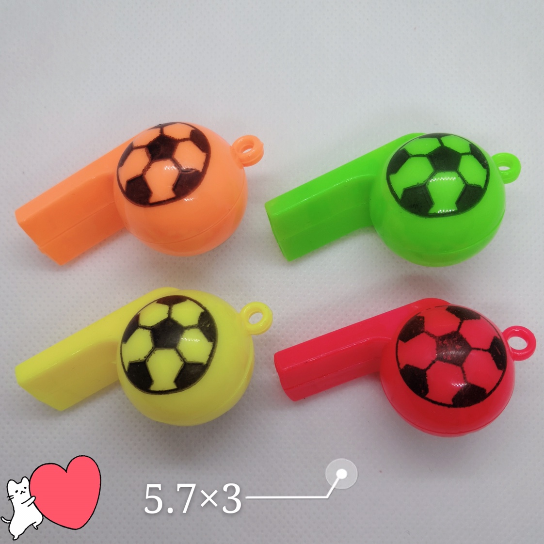 经典款双面印足球塑料玩具口哨运动会加油助威产品幼儿园六一活动赠品货源