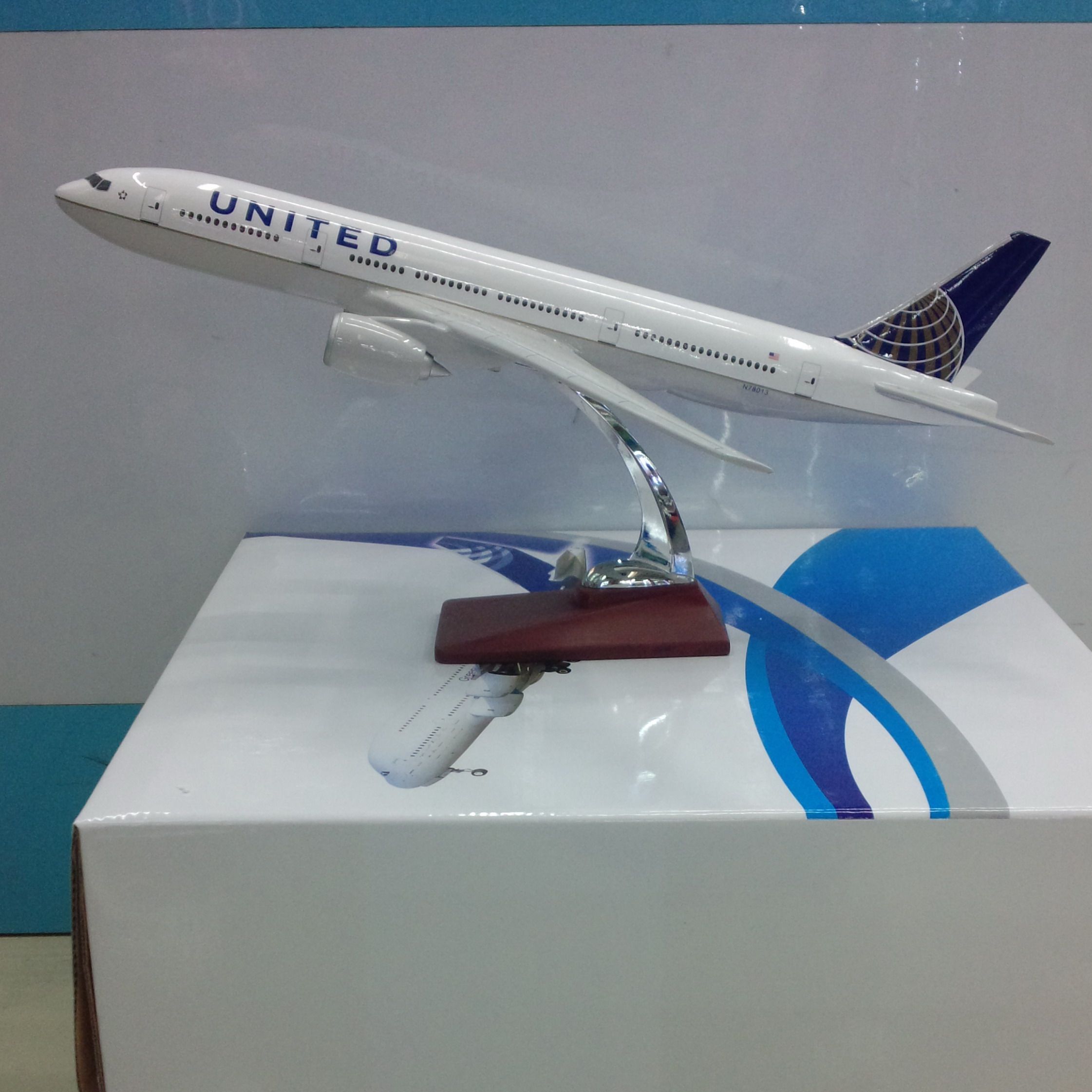 飞机模型（B777美国联合航空）仿真飞机模型 合成树脂飞机模型
