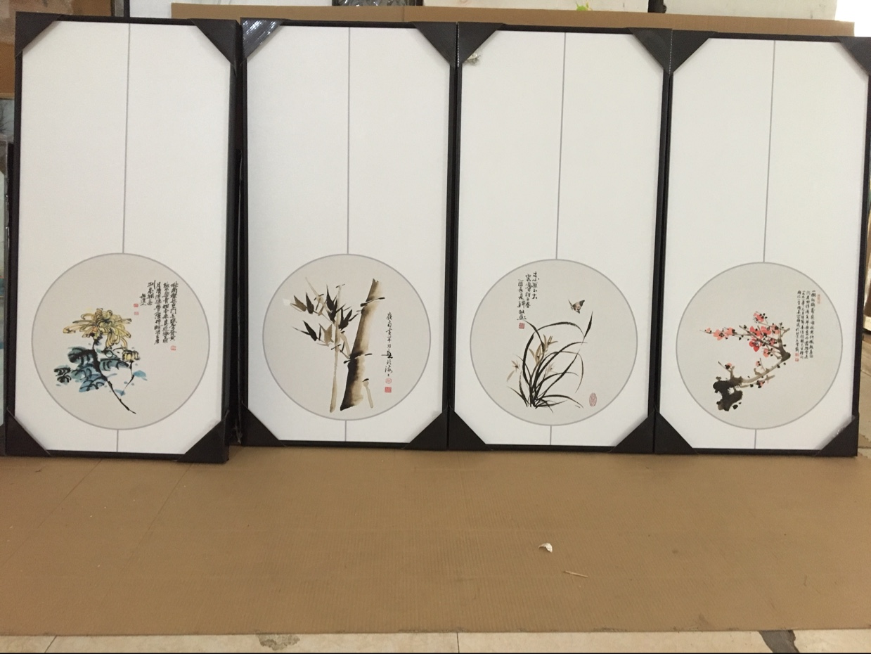 The hotel rooms are hung with new Chinese style oil paintings of plum, orchid, bamboo and chrysanthemum thumbnail