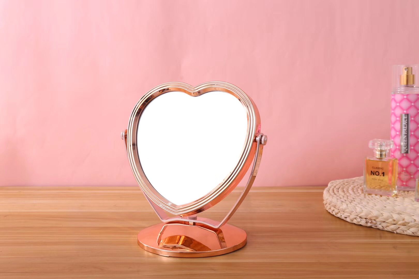 Makeup mirror table type women's net red beauty makeup small mirror desktop portable dressing mirror