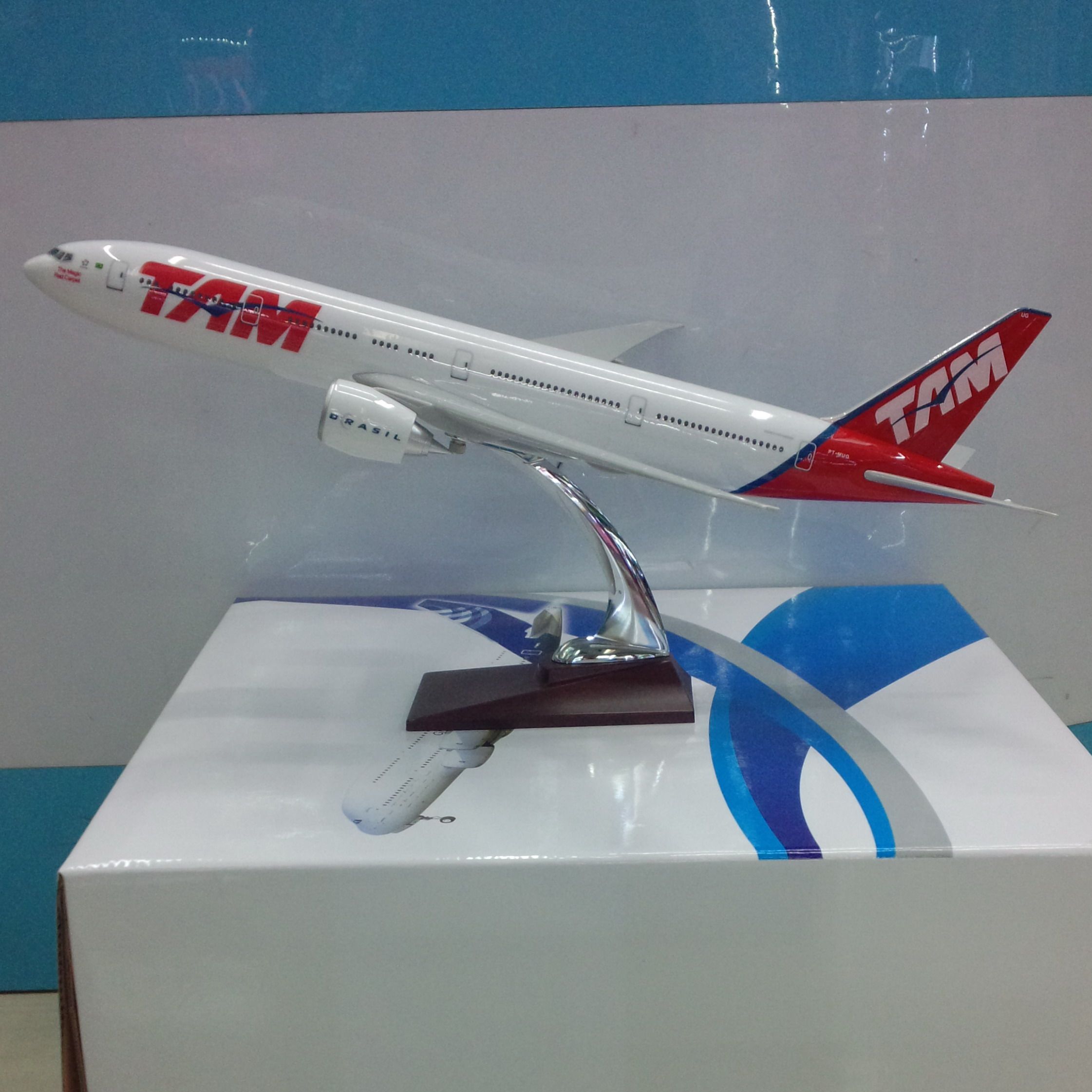 飞机模型（B777巴西TAM航空）仿真飞机模型 合成树脂飞机模型