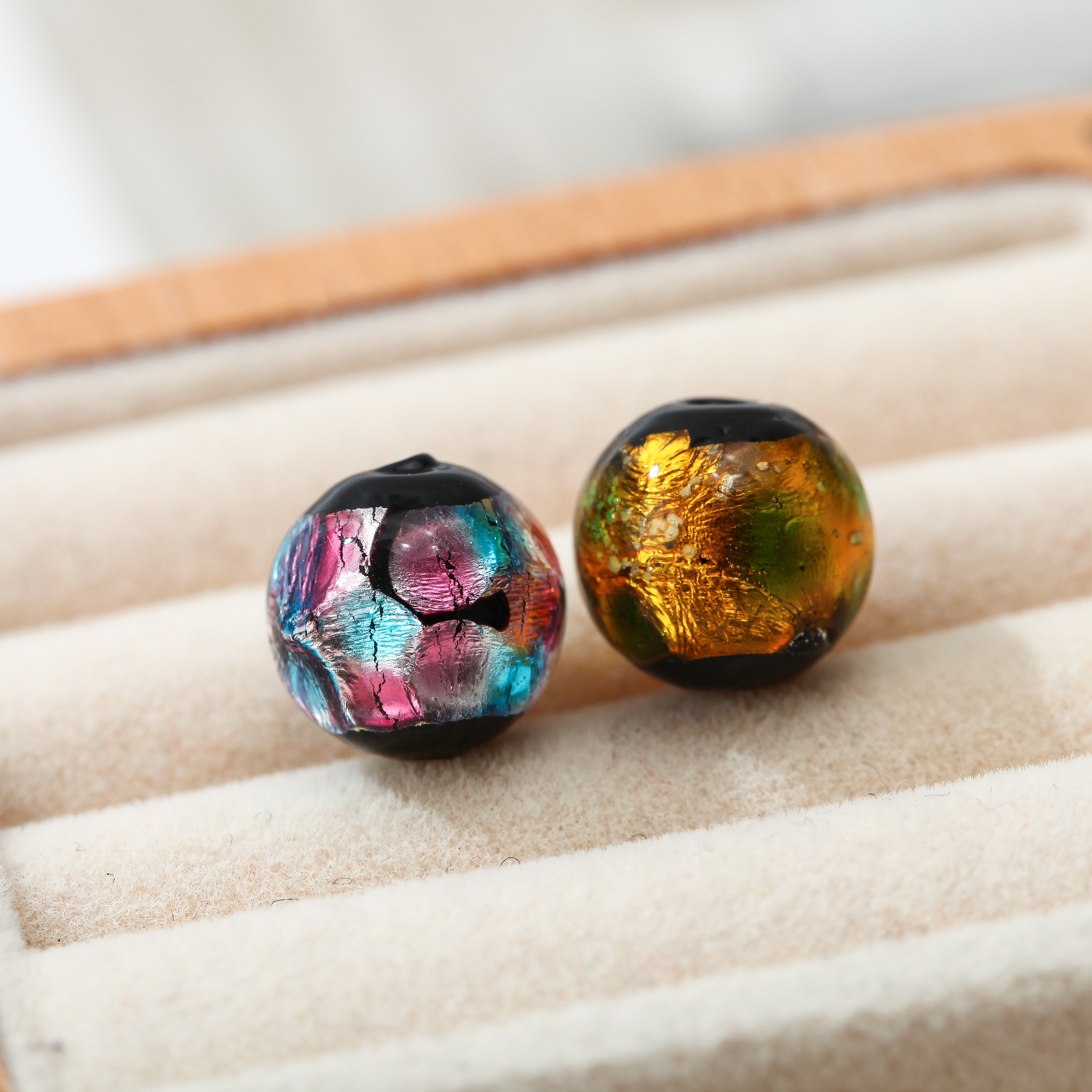 Japanese-style colored dot glass beads, interlocking beads, and colored foil beads diy bracelets, earrings, and accessories are custom-made by the manufacturer detail image 5