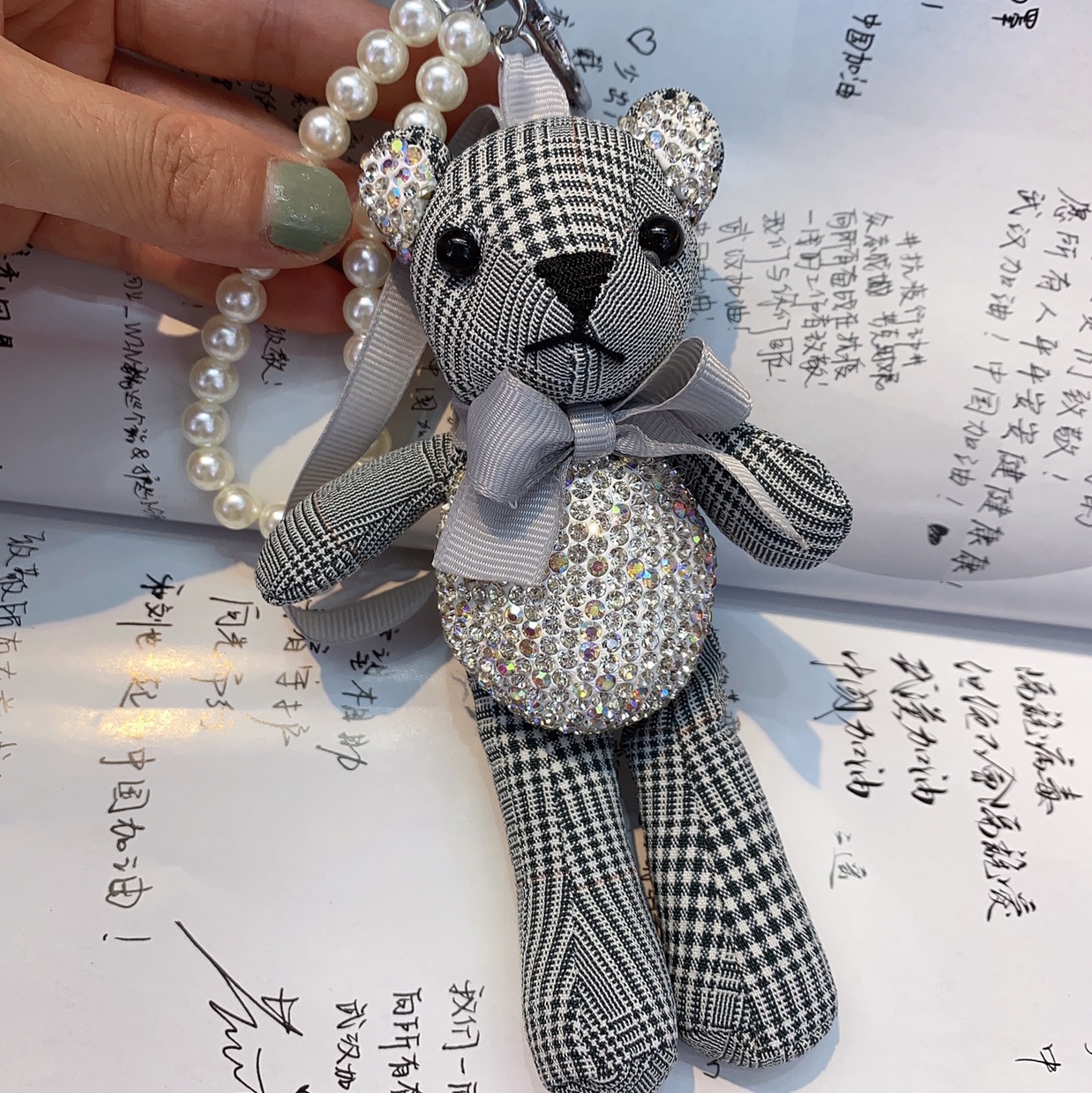 The thousand-bird grid keychain can be used for both hanging and hanging details Picture