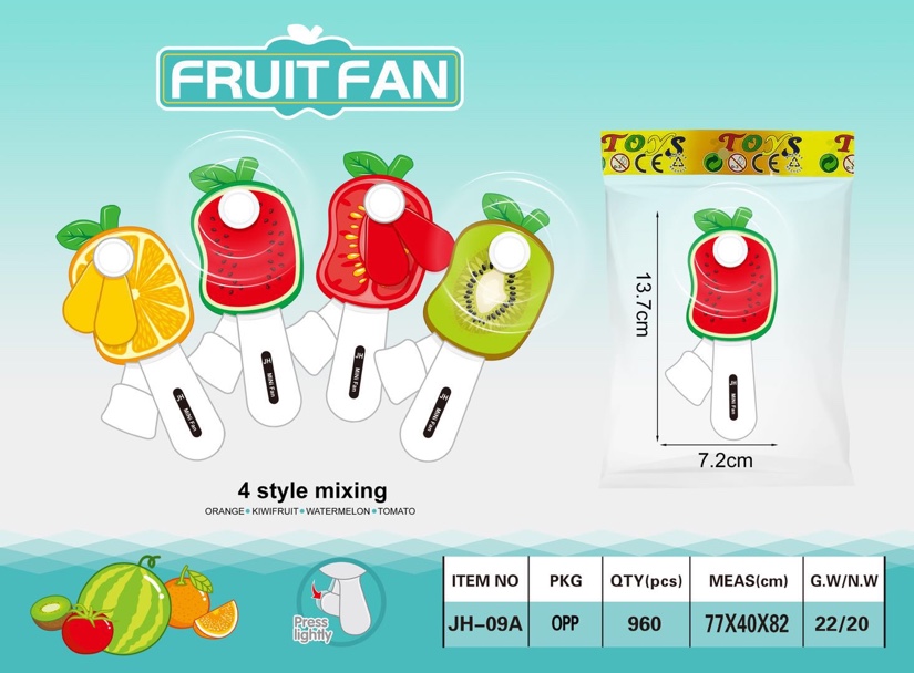 Mini hand-pressed fruit fans are selling well at street stalls