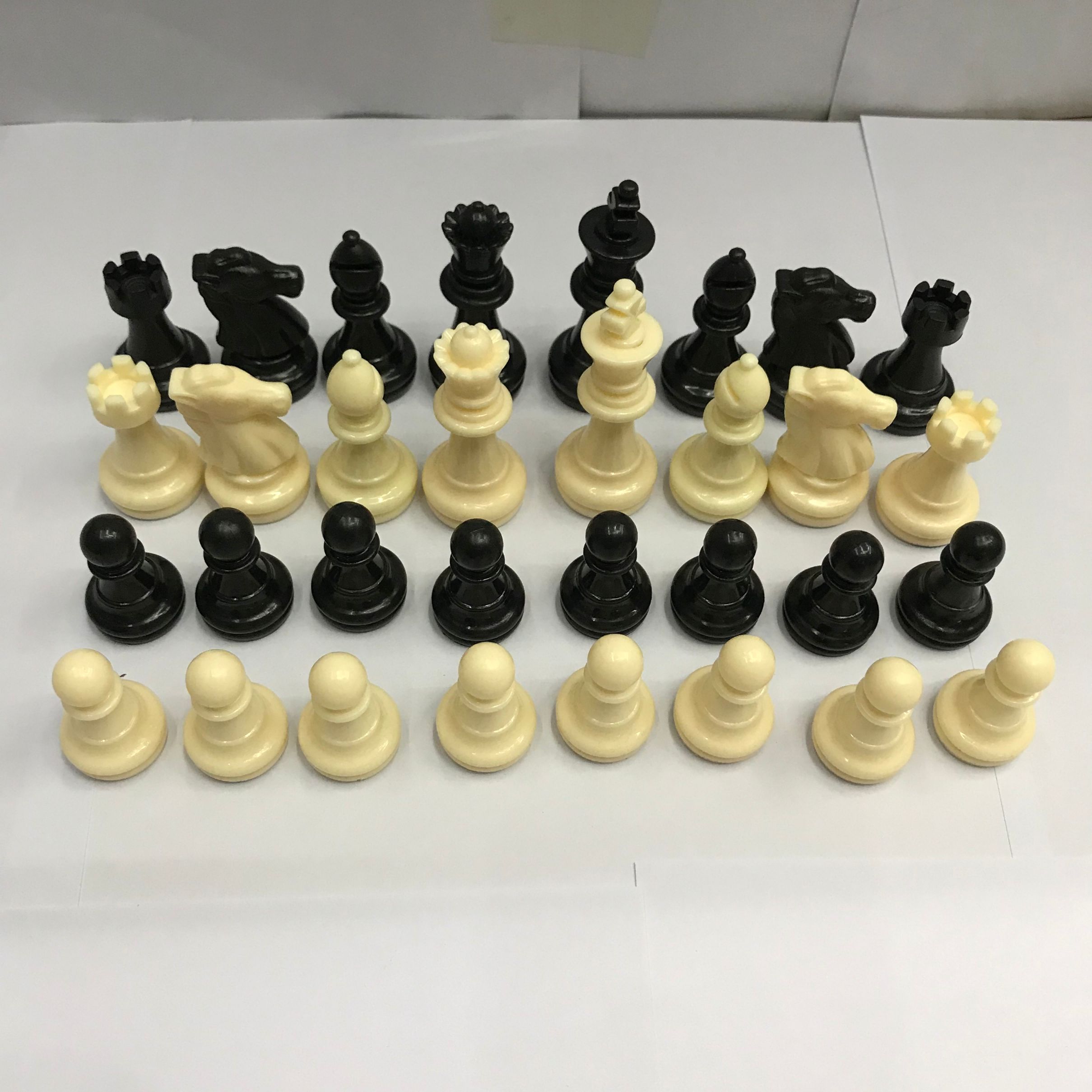 Supply plastic chessmen bottom flannelette without chessboard wanggao 65mm approximately 150g thumbnail