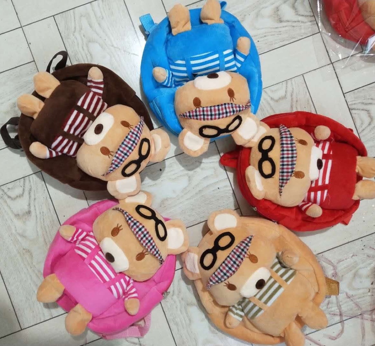 眼睛熊毛绒书包毛绒公仔包包批发