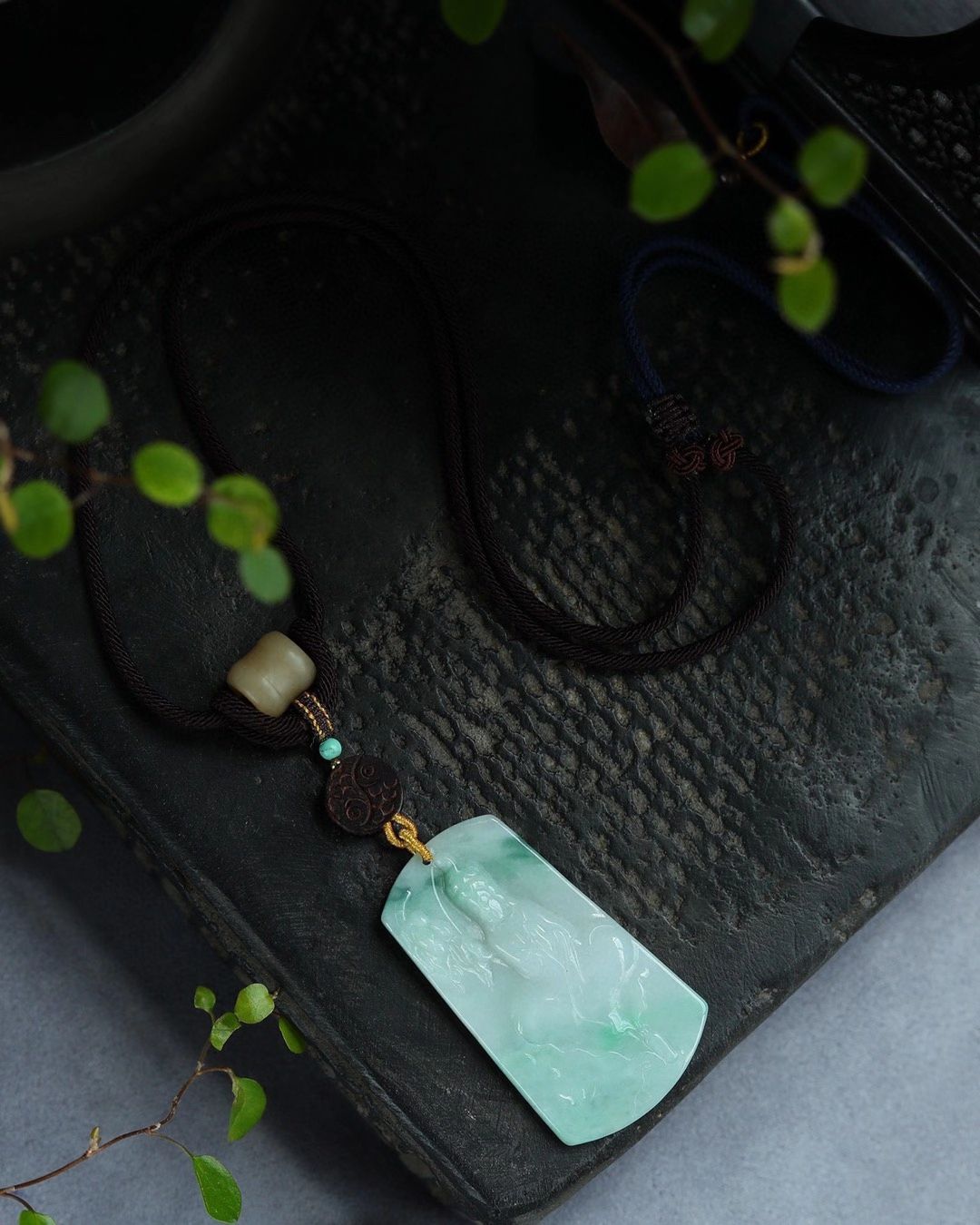 天然A货翡翠观音坠原创款 精雕细琢 线条流畅