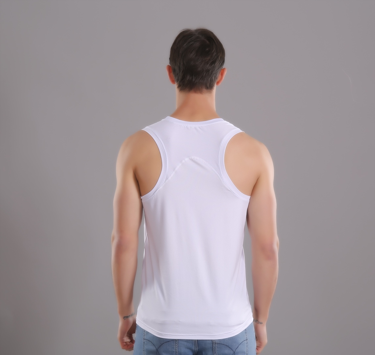 夏季新款男士速干运动背心短袖T恤跑步训练篮球贴身透气网孔健身上衣白底实物图