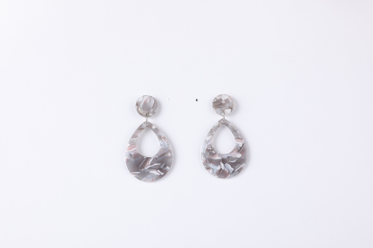 Korean waterdrop-cut board resin retro shell jewelry earrings stud earrings Hong Kong-style hollowed-out Billon -50 Specification image