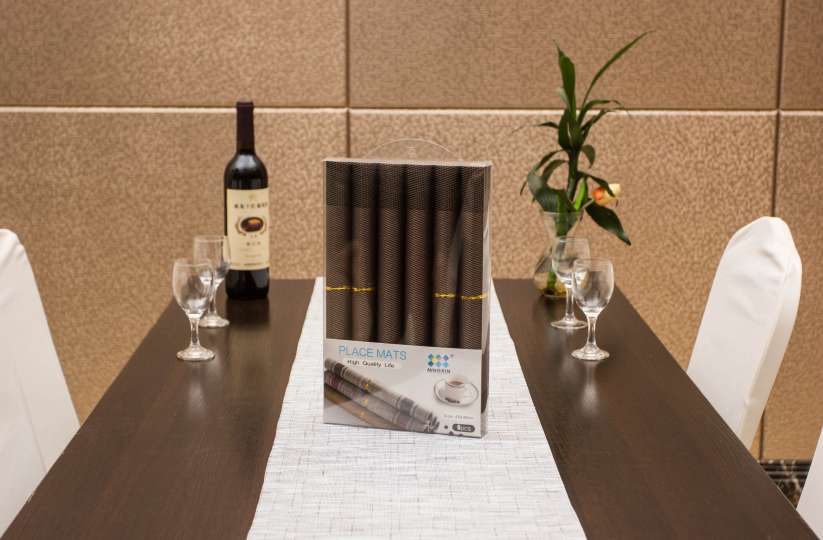 Gift box set, eco-friendly pvc heat-insulating placemats for home and gift-giving, European-style simple table MATS with anti-slip features details Picture