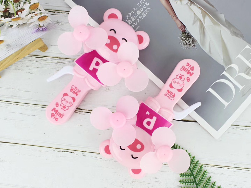 Hot-selling small pink hand-pressed mini fans and handheld mini hand-pressed fans are selling well at street stalls Application Scenario