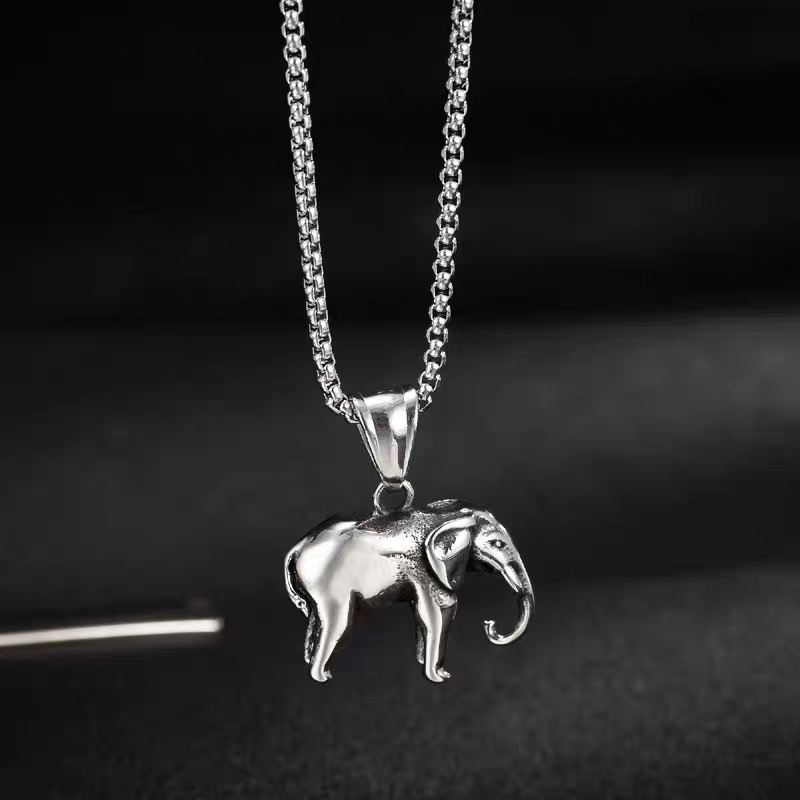 European and American retro cute lucky little elephant personality necklace, men's and women's trendy simple and fashionable titanium steel pendant accessory sweater chain details Picture