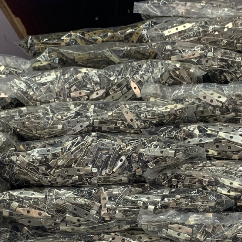 20 Brooches 1000 Per Pack