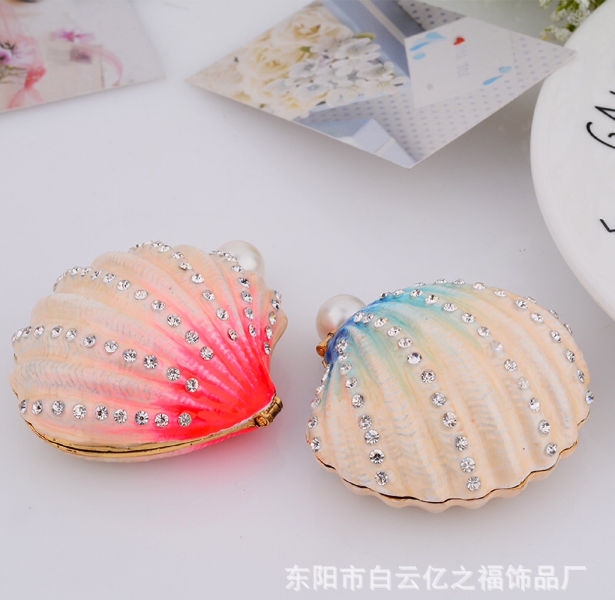 合金首饰盒/工艺礼品/水钻镶嵌白底实物图