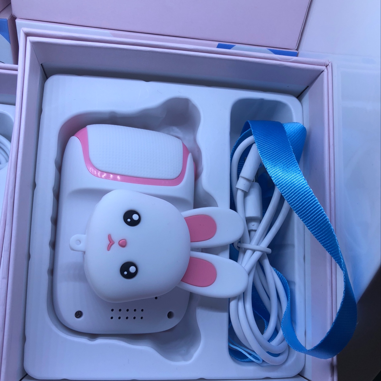 儿童相机，拍照录视频，自带内存白底实物图