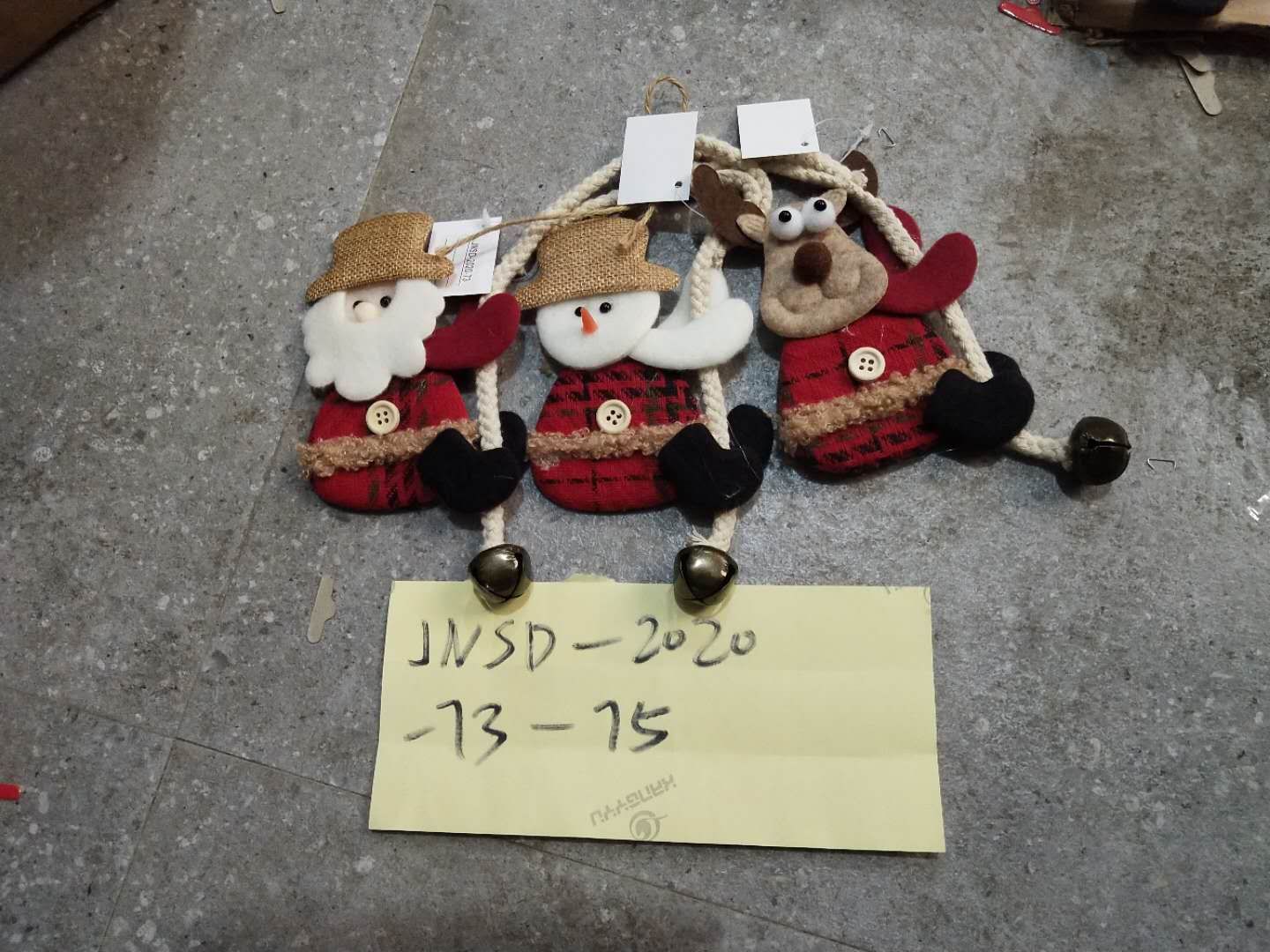 Christmas Gifts 8 full figure