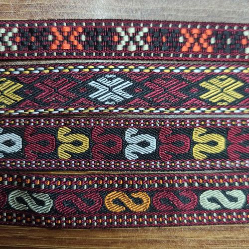 Factory direct sales: 2cm glossy silk ethnic style computer jacquard webbing Arab collar bag decorative trim Item Picture