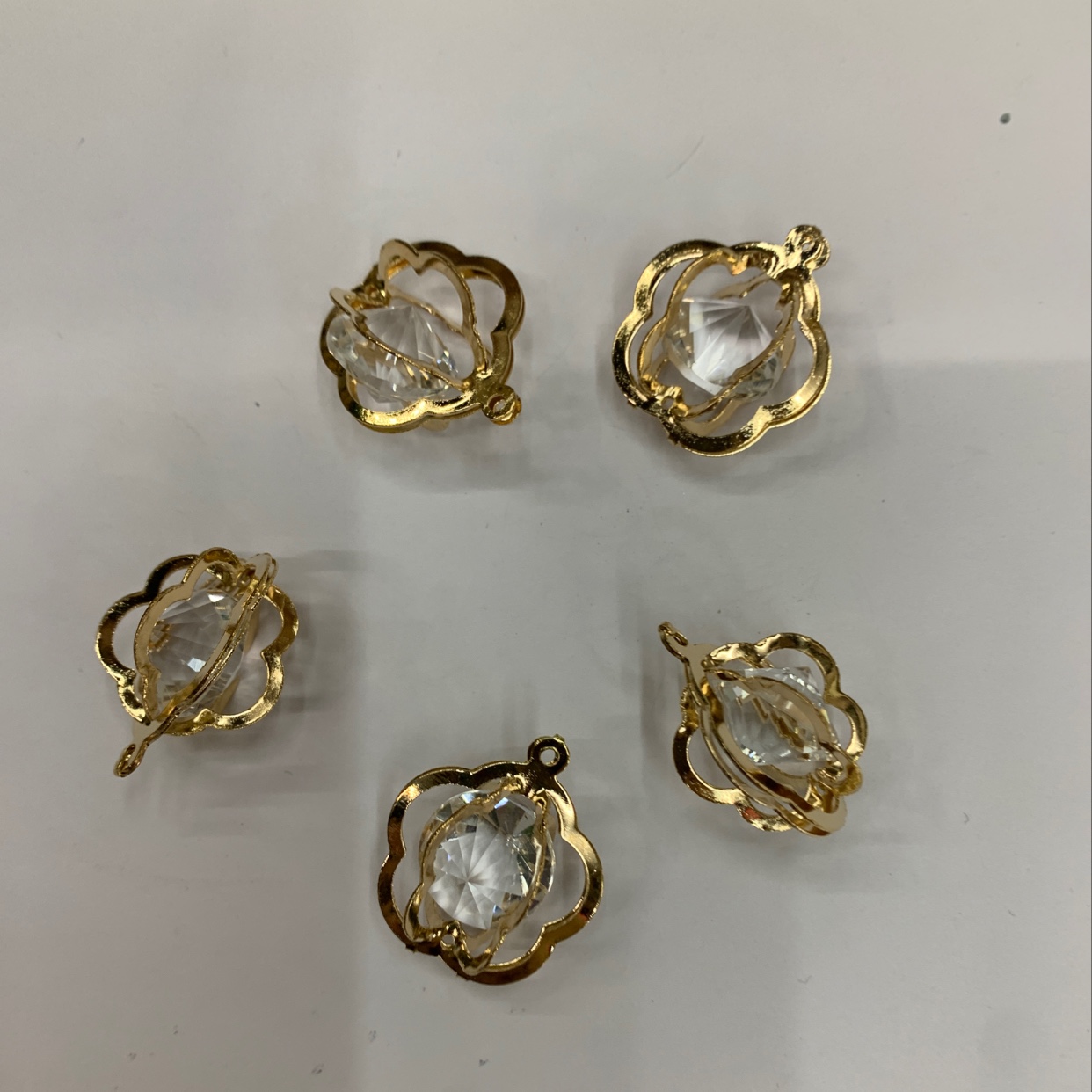 diy handmade diamond pendant flowers details Picture