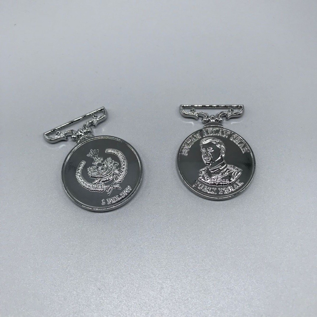 Factory direct sales of alloy badges, badges, brooches, pins, butterfly buckles, brooches, badges, MEDALS and plaques, handicrafts Specification image