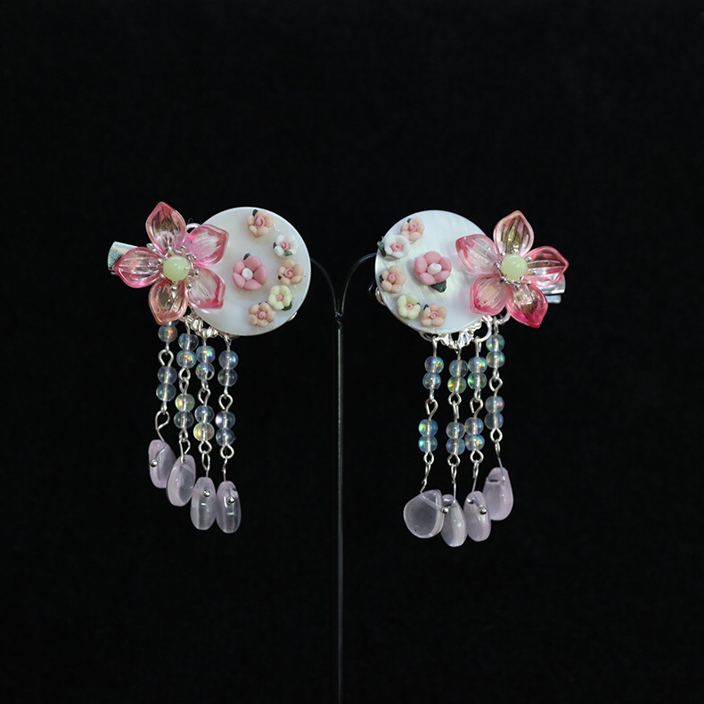Sweet antique jewelry tassel clip thumbnail