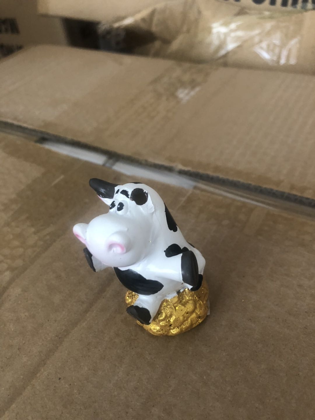 Calf resin ornaments 6