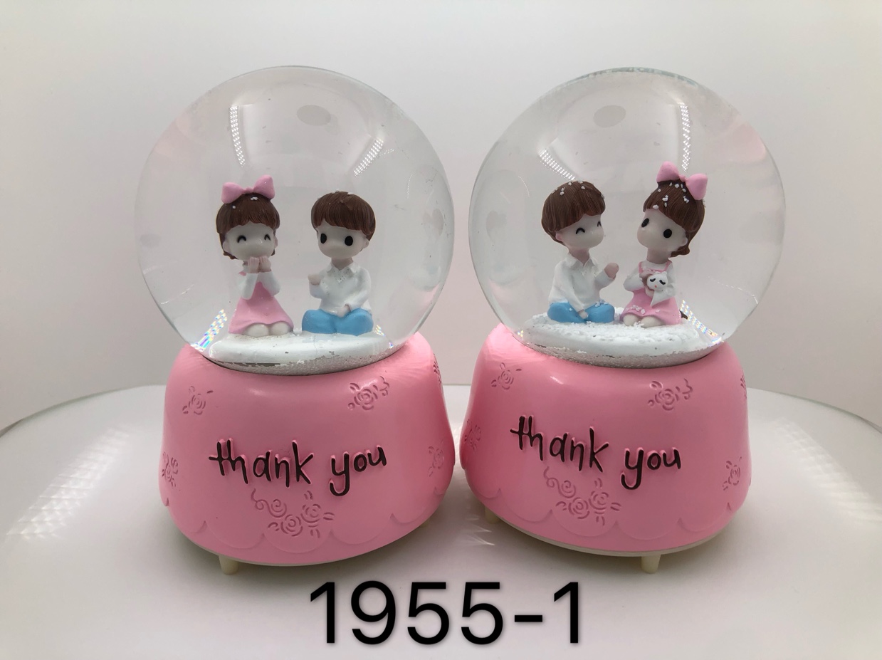Automatic snow drift music lamp crystal ball lovers